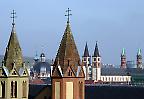 Kirchtürme in der Innenstadt von Würzburg