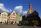 Historische Gebäude in Esslingen, rechts das alte Rathaus