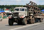 Historischer LKW auf der M-5 östlich von Samara (Russland)