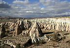 Tufflandschaft im Göreme-Tal, Kappadokien (Türkei)