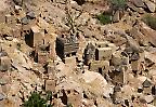 Kleines Dogondorf am Fuß des Felsplateaus von Bandiagara (Mali)