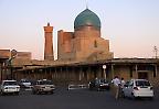 Blick auf die Kalon-Moschee in der Altstadt von Buchara (Usbekistan)