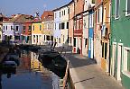 Farbige Gebäude auf Burano, Venetien (Italien)