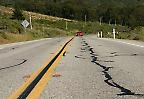 Fahrzeug auf der Highway 1 südlich von Carmel-by-the-Sea, Kalifornien (USA)