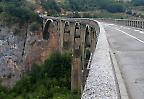 Die bis 150m hohe Durdevica-Tara-Brücke, Tara-Schlucht (Montenegro)