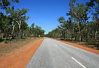 Einsame Straße im Litchfield Nationalpark, Northern Territory (Australien)